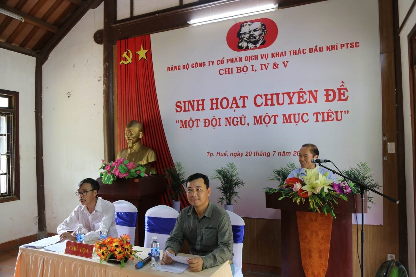 Đ/c Lương Thế Vũ – Ủy viên BCH Đảng bộ, Phó Giám đốc Công ty phát biểu chỉ đạo buổi sinh hoạt chuyên đề “Một đội ngũ, một mục tiêu”