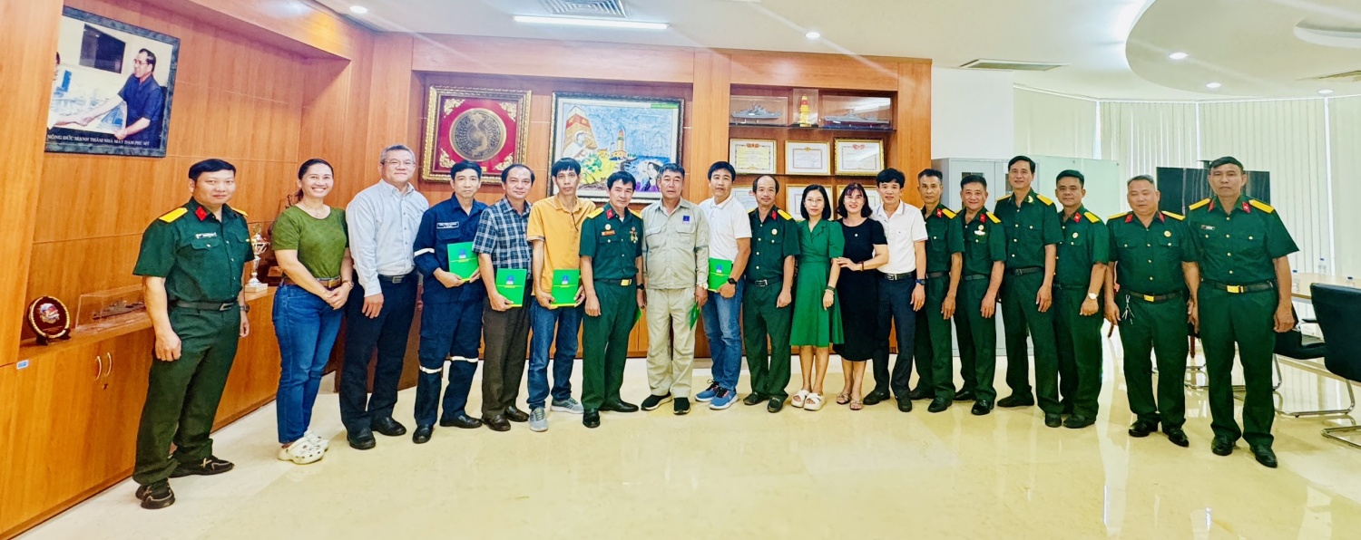 Nhà máy Đạm Phú Mỹ tổ chức các hoạt động tri ân các anh hùng, liệt sỹ Nhà máy Đạm Phú Mỹ tổ chức các hoạt động tri ân