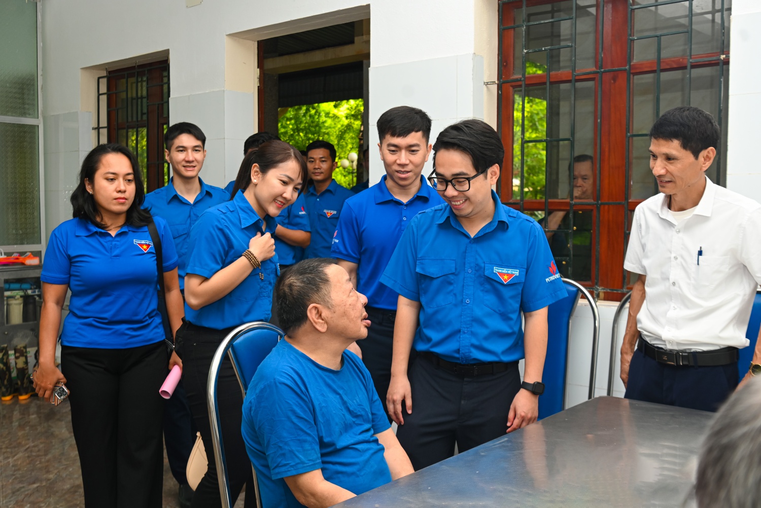 Đoàn Thanh niên Petrovietnam thăm và tặng quà các thương, bệnh binh tại Ninh Bình và Hà Nam Đoàn Thanh niên Tập đoàn thăm và tặng quà các thương, bệnh binh tại Ninh Bình và Hà Nam