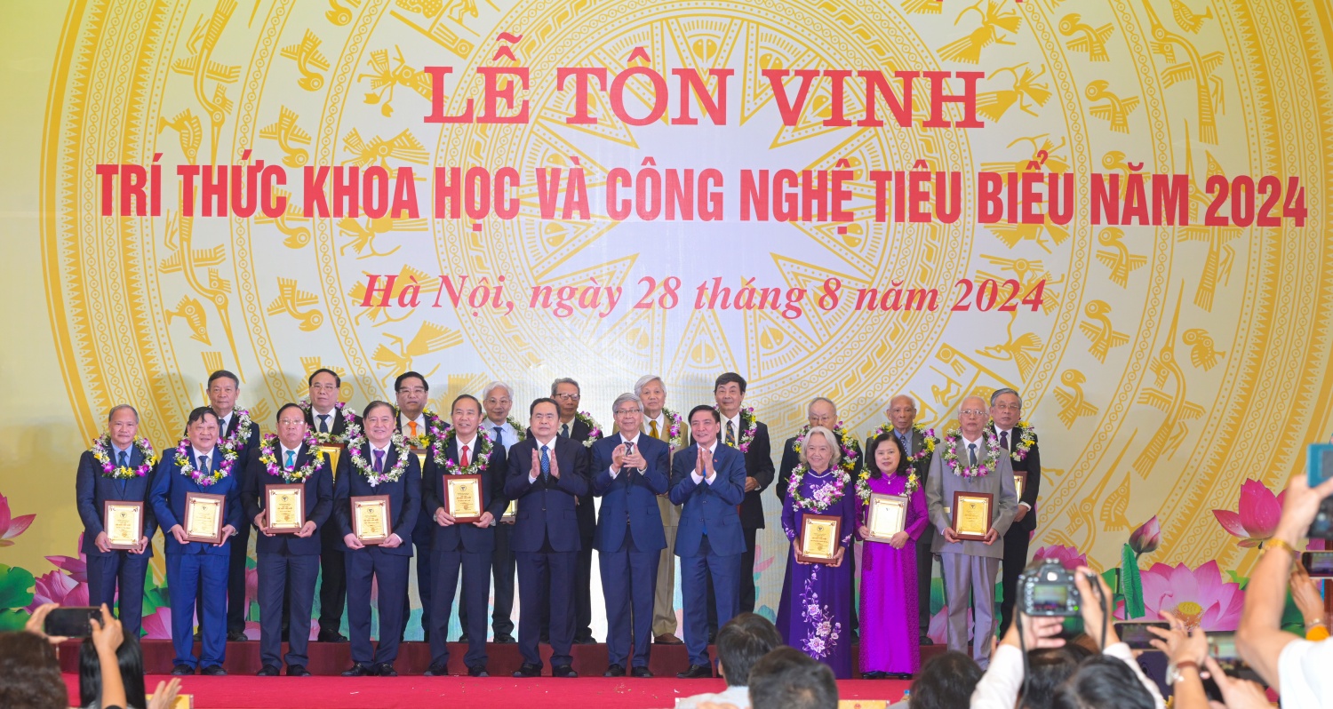 Trí thức ngành Dầu khí khẳng định vai trò, bản lĩnh trong xây dựng và phát triển đất nước Trí thức ngành Dầu khí khẳng định vai trò, bản lĩnh trong xây dựng và phát triển đất nước