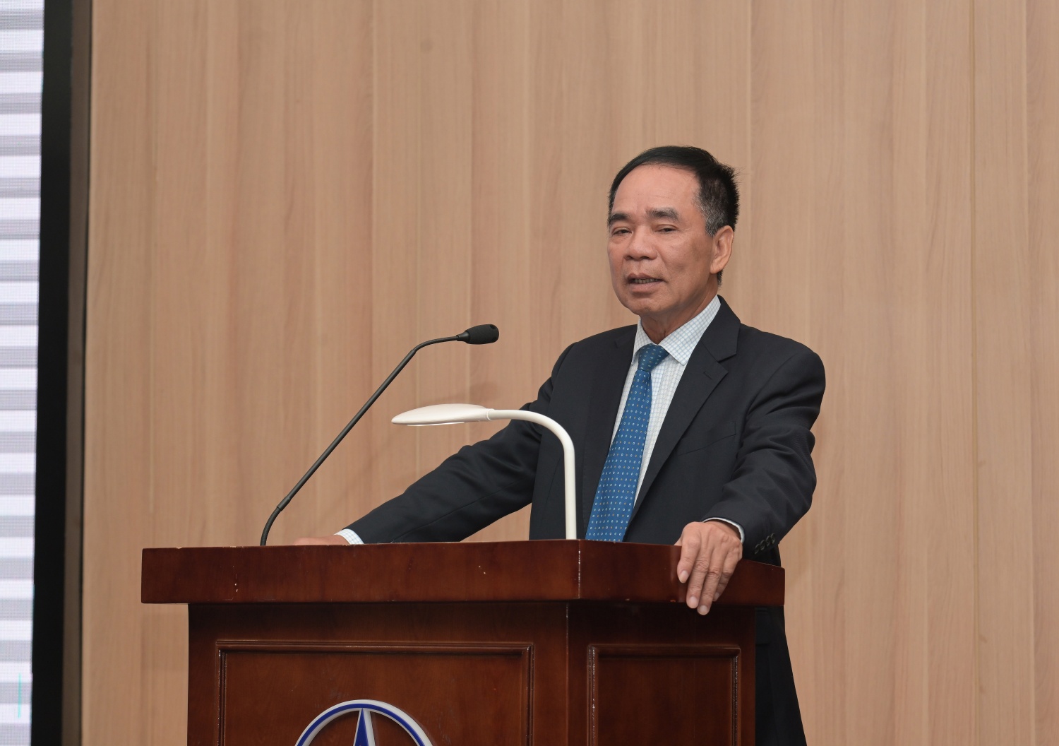 Thúc đẩy hoàn thiện khung pháp lý để phát triển năng lượng bền vững, đảm bảo an ninh năng lượng quốc gia Thúc đẩy hoàn thiện khung pháp lý để phát triển năng lượng bền vững, đảm bảo an ninh năng lượng quốc gia