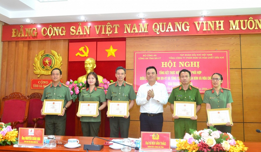 Công an tỉnh BR-VT và PVFCCo phối hợp bảo vệ an ninh – trật tự, an toàn các công trình dầu khí Công an tỉnh BR-VT và PVFCCo phối hợp bảo vệ an ninh – trật tự, an toàn các công trình dầu khí