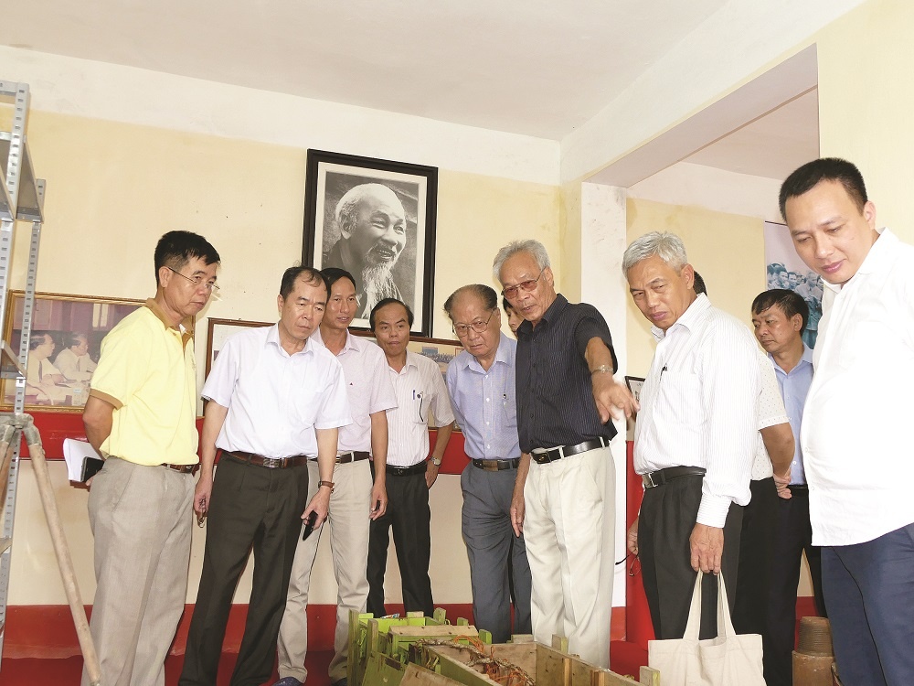 Hội DKVN thăm Phòng truyền thống Dầu khí tại Thái Bình Người lính Quảng Trị trọn đời với ngành Dầu khí: Hội DKVN thăm Phòng truyền thống Dầu khí tại Thái Bình