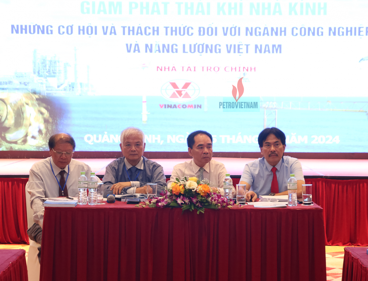 Các đại biểu điều hành Hội thảo Các đại biểu điều hành Hội thảo