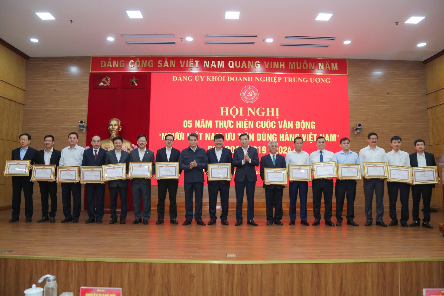Đảng bộ Tập đoàn Dầu khí Quốc gia Việt Nam tích cực thực hiện Cuộc vận động “Người Việt Nam ưu tiên dùng hàng Việt Nam”