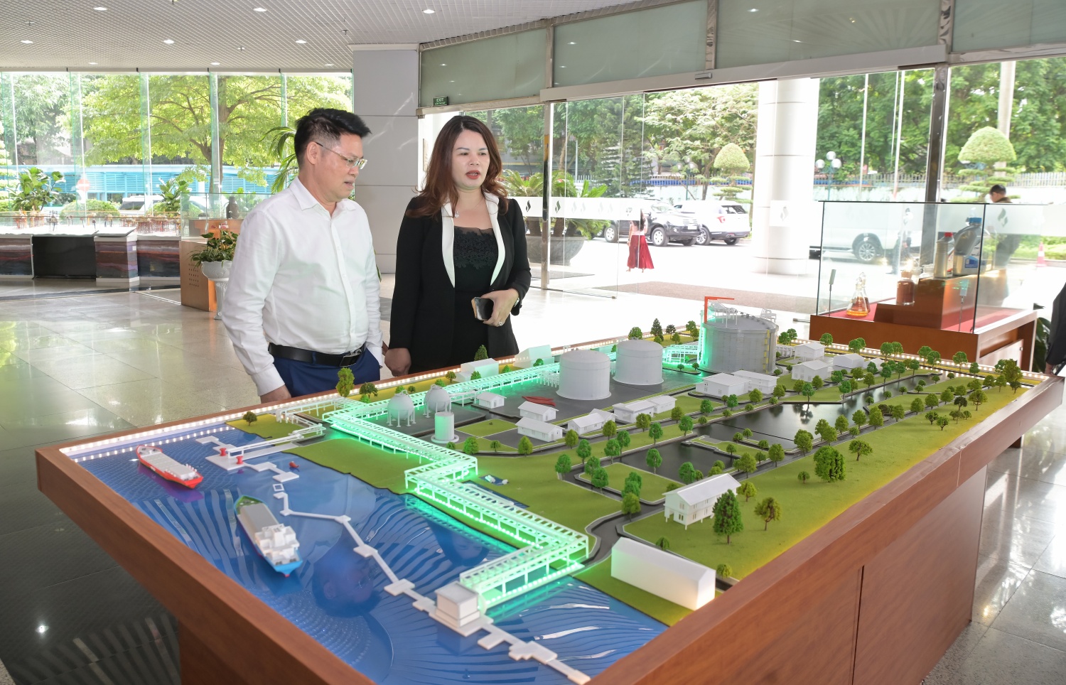 Sinh viên Học viện Ngân hàng tìm hiểu thực tế công tác xây dựng văn hóa doanh nghiệp tại VPI và PV Power